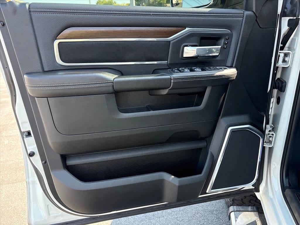 Used 2022 RAM 3500 Laramie AWD/4WD image 20