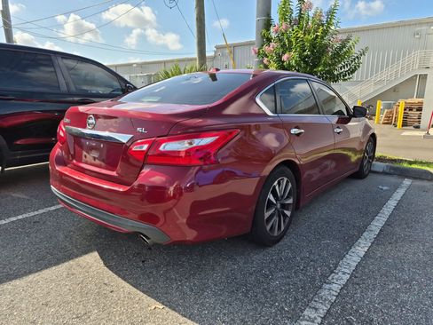 Used 2017 Nissan Altima 2.5 SL w/ 2.5 Technology Package FWD image 5