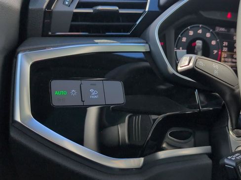 New 2025 Audi Q3 2.0T Premium image 14