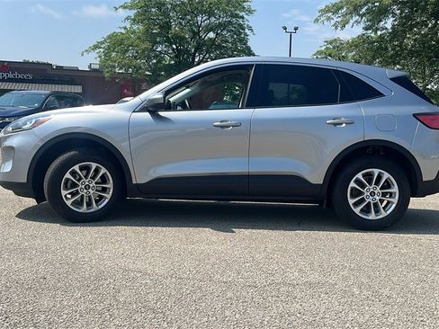 Used 2021 Ford Escape SE image 7