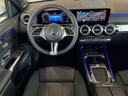 Certified 2026 Mercedes-Benz GLB 250 4MATIC image 21