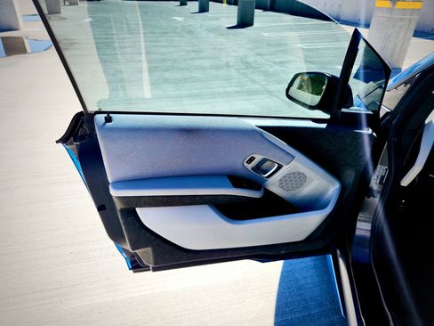 Used 2017 BMW i3 w/ Range Extender image 33