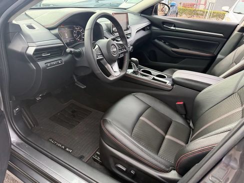 Certified 2025 Nissan Altima 2.5 SR FWD image 11