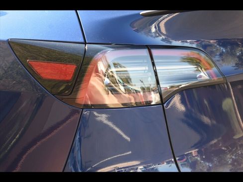 Used 2023 Tesla Model Y Performance image 51