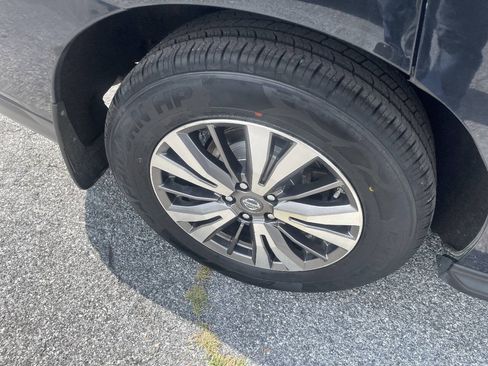 Used 2019 Nissan Pathfinder S AWD/4WD image 29