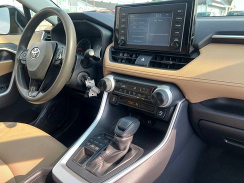 Used 2019 Toyota RAV4 LE w/ All Weather Liner Package AWD/4WD image 51