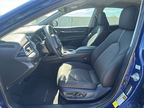 Used 2023 Toyota Camry LE image 4