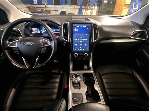 Used 2022 Ford Edge SEL image 16