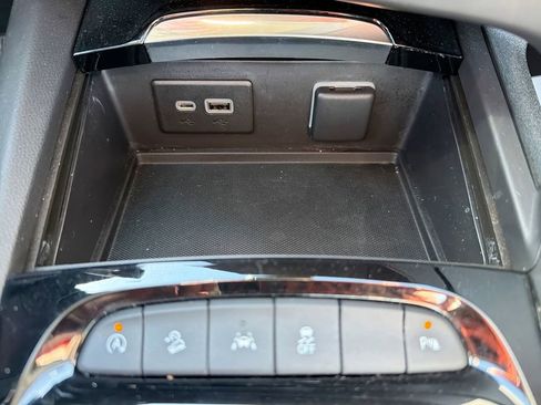 Used 2022 Buick Envision Essence w/ Safety Package AWD/4WD image 29