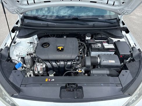 Used 2019 Hyundai Elantra SE FWD image 26
