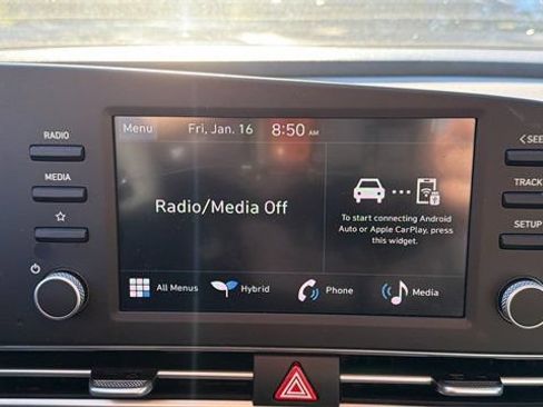 Used 2025 Hyundai Elantra Hybrid FWD image 23