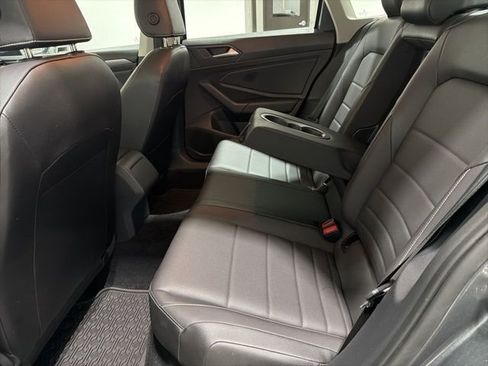 Used 2023 Volkswagen Jetta SE w/ Panoramic Sunroof Package image 32