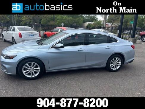 Used 2018 Chevrolet Malibu LT FWD image 3