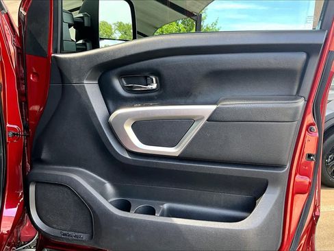 Used 2016 Nissan Titan PRO-4X AWD/4WD image 22
