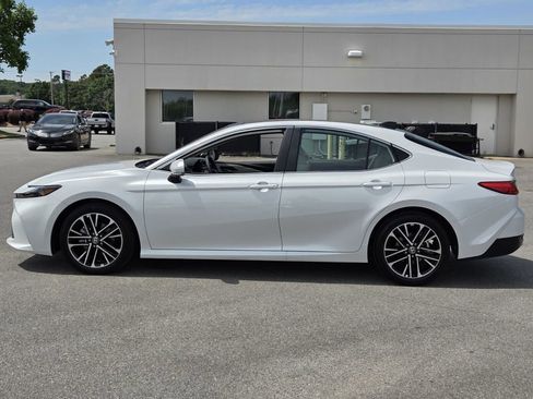 Used 2026 Toyota Camry XLE FWD image 2
