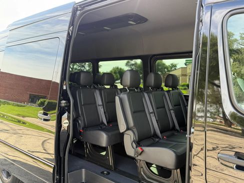 Used 2020 Mercedes-Benz Sprinter 2500 image 15