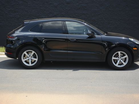 Certified 2019 Porsche Macan AWD/4WD image 8