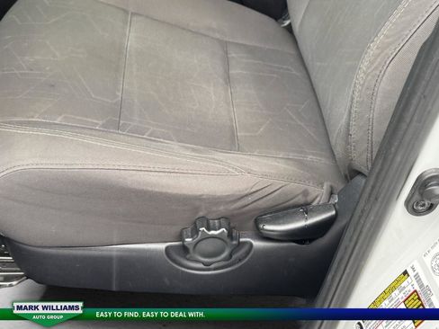 Used 2016 Toyota Tacoma 4x4 Double Cab image 8