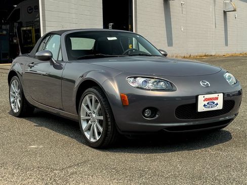 Used 2006 MAZDA MX-5 Miata Sport w/ Suspension Pkg RWD image 29