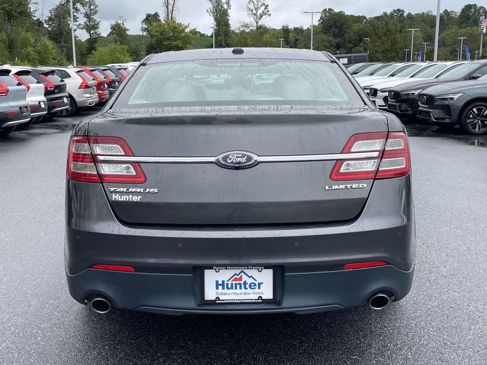 Used 2016 Ford Taurus Limited FWD image 25