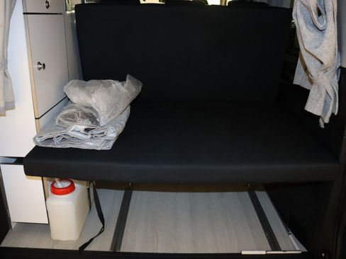Used 2019 Mercedes-Benz Metris w/ Premium Safety Package image 32