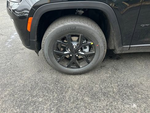 New 2026 Jeep Grand Cherokee Altitude image 29