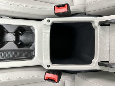 Used 2023 Volkswagen Tiguan SE R-Line image 21