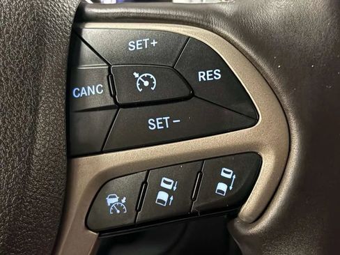 Used 2017 Jeep Grand Cherokee Summit w/ Platinum Series Group AWD/4WD image 31