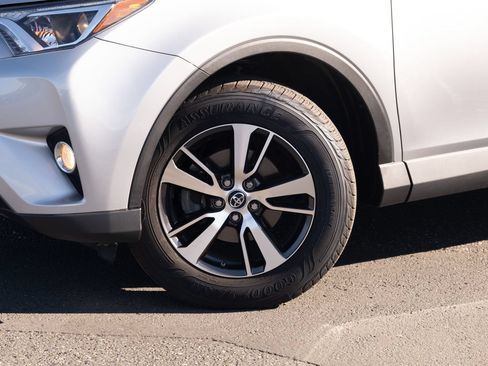 Used 2017 Toyota RAV4 XLE AWD/4WD image 20