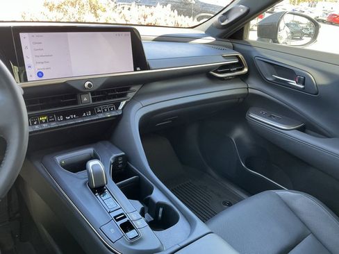 Used 2023 Toyota Crown XLE image 39