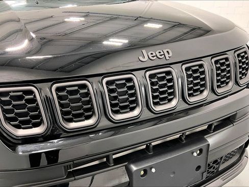 Used 2026 Jeep Compass Latitude AWD/4WD image 34