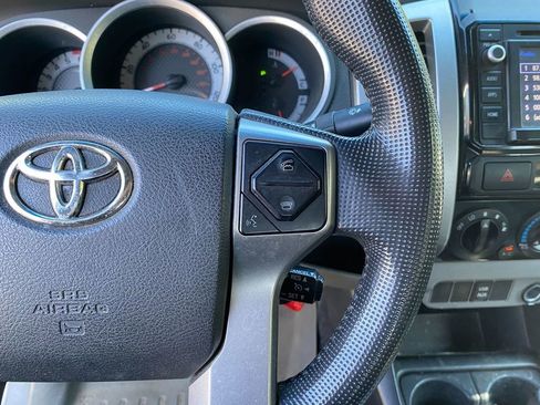 Used 2015 Toyota Tacoma 4x4 Double Cab w/ SR5 Package image 17