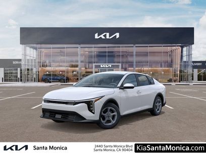 New 2025 Kia K4 LXS