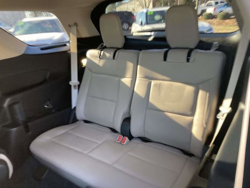 Used 2022 Ford Explorer XLT w/ Equipment Group 202A image 17