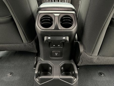 Used 2022 Jeep Wrangler Unlimited Sport AWD/4WD image 21