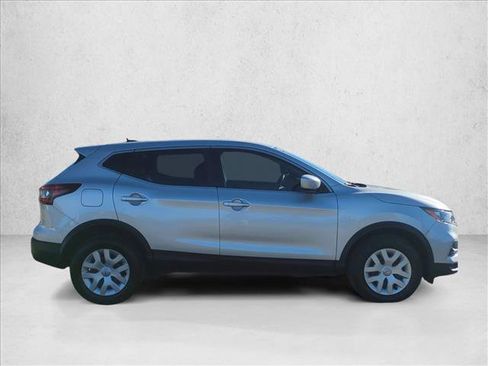 Used 2020 Nissan Rogue Sport S image 4