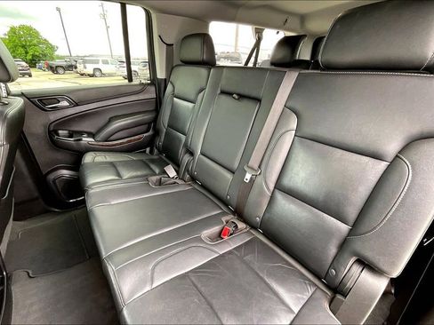Used 2020 Chevrolet Suburban LT RWD image 19