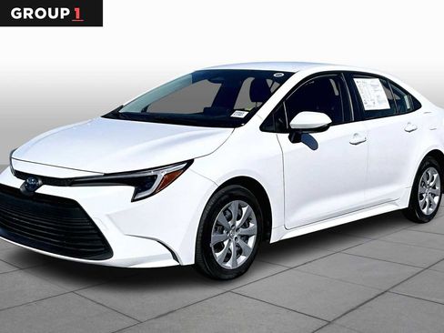 Certified 2025 Toyota Corolla LE w/ Carpet Mat Package (TMS) image 1