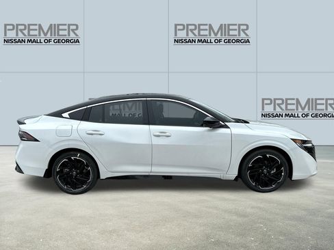 New 2026 Nissan Sentra SR w/ SR Premium Package FWD image 4