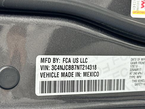 Used 2022 Jeep Compass Latitude image 29