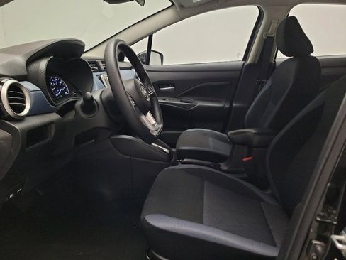 Used 2025 Nissan Versa SV FWD image 17