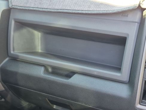 Used 2018 RAM 1500 Express RWD image 29