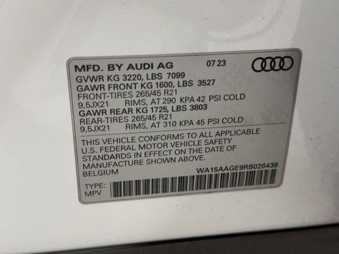 Used 2024 Audi Q8 e-tron Premium Plus image 21