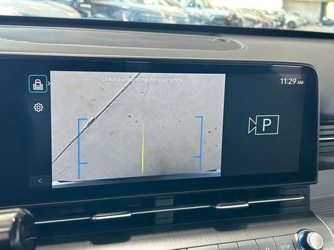 Used 2024 Hyundai Kona SE image 18