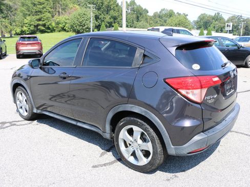 Used 2017 Honda HR-V EX image 3