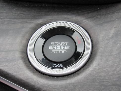 Used 2022 Jeep Grand Cherokee Limited AWD/4WD image 29