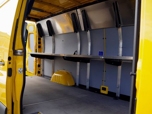 Used 2021 Mercedes-Benz Sprinter 2500 image 12