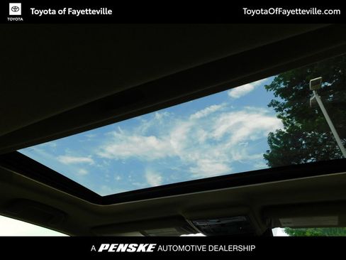 Used 2021 Toyota 4Runner SR5 Premium w/ Moonroof Package AWD/4WD image 6