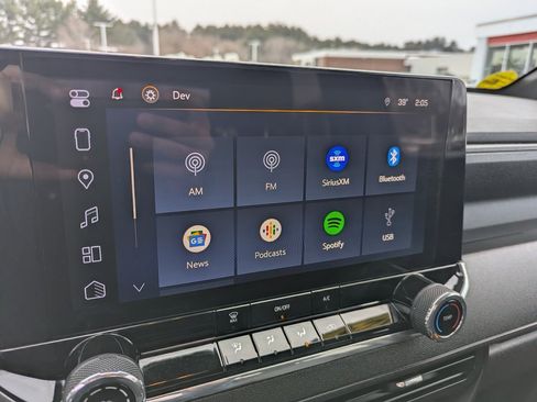 Used 2024 Chevrolet Colorado Trail Boss w/ Advanced Trailering Package image 19