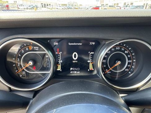 Used 2021 Jeep Gladiator Overland w/ Popular Equipment Package AWD/4WD image 27